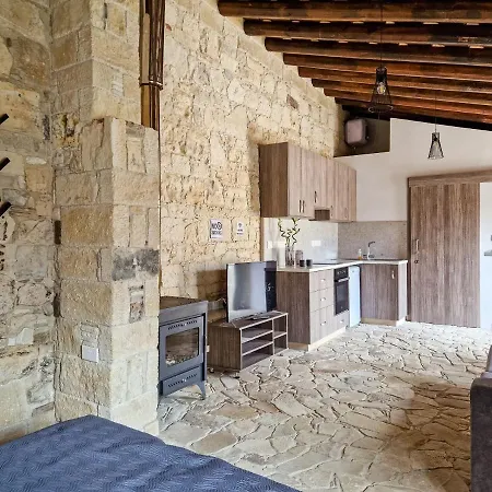 Sanders Andre Marie Cute Studio With Shared Garden *